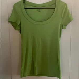 Ann Taylor size medium green scoopneck T-shirt